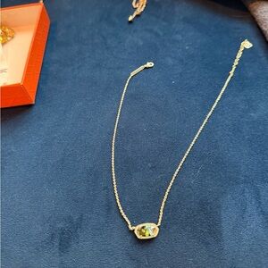 gold kendra scott necklace
